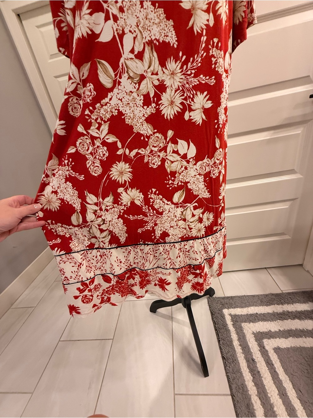 J. Jill Red and White Floral Short-Sleeve Midi Dress.❤️🌹 - Picture 2 of 7